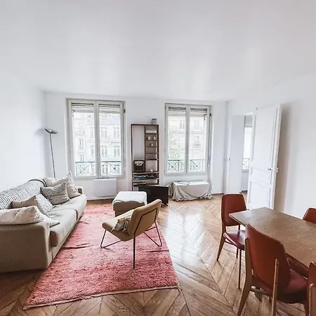 Chic In Saint Germain